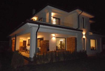 Casă cu 4 camere în Central - 2