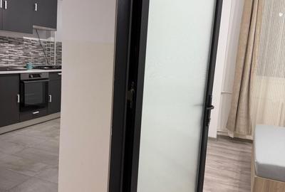 Garsonieră decomandată, mobilată în Titan