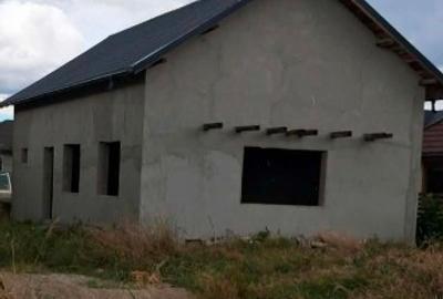 Casă individuală cu 4 camere cu Teren 476 Mp în Gălbinași