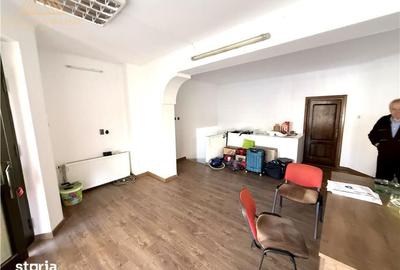 Spațiu comercial, de 60 mp, în Central