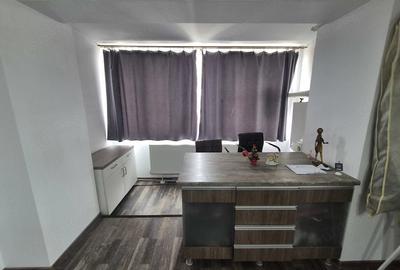Apartament cu 3 camere decomandat în Centrul Civic