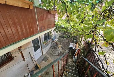 Casă cu 3 camere cu Teren 475 Mp în Central