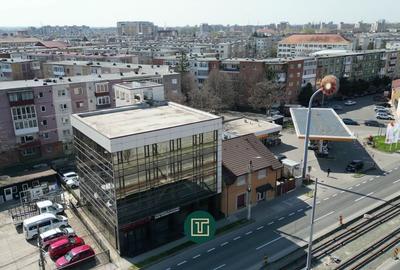 Spațiu comercial, de 886 mp, în Micălaca