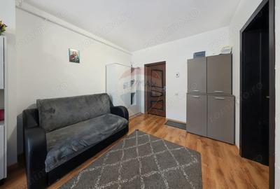 Apartament cu 2 camere, mobilat în Central