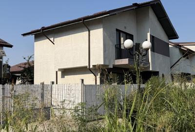 Casă individuală cu 4 camere cu Canalizare în Chiajna