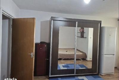 Garsonieră în Titan