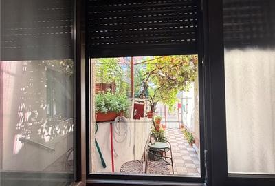 Spațiu comercial, de 12 mp, în Moșilor