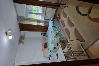 Apartament cu 4 camere decomandat în Rahova - 2