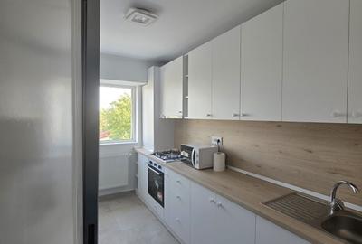 Apartament cu 3 camere semidecomandat în Gorjului