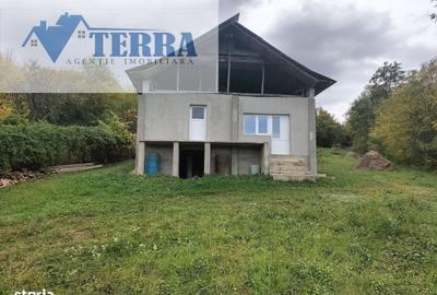 Casă cu 3 camere în Conțești