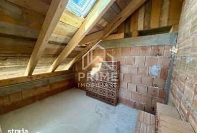 Casă cu 5 camere cu Teren 500 Mp în Central