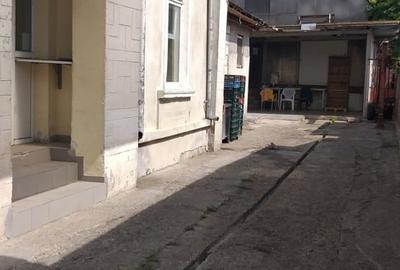 Spațiu comercial, de 700 mp, în Central