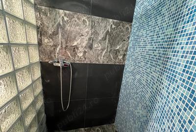 Casă cu 6 camere în Răzvani