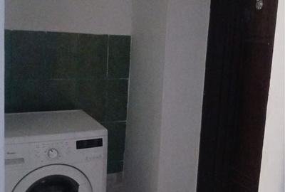Apartament cu 2 camere semidecomandat în Petrișor