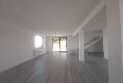 Casă cu 4 camere cu Teren 400 Mp în Domnești