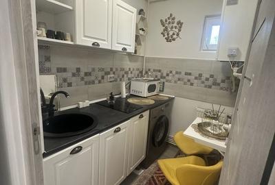 Apartament cu 2 camere decomandat în Micro 19