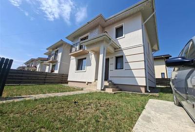 Casă individuală cu 4 camere cu Canalizare în Miroslava