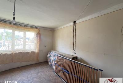 Casă cu 3 camere cu Teren 1138 Mp în Teiu - 2