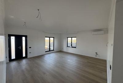 Casă cu 3 camere în Central - 1