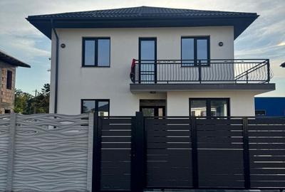 Casă cu 4 camere cu Teren 250 Mp în Central