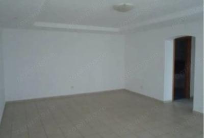 Casă cu 7 camere cu Teren 200 Mp în Mihai Bravu - 2