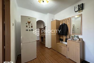 Apartament cu 3 camere decomandat în Canta - 4
