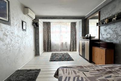Apartament cu 2 camere decomandat în Micro 17