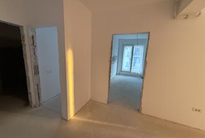 Apartament cu 4 camere decomandat în Theodor Pallady
