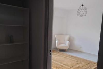 Garsonieră decomandată, mobilată în P-ța Muncii - 1