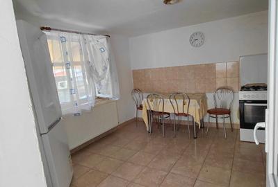 Casă cu 4 camere în Central - 8