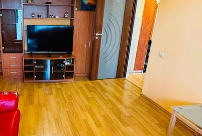Apartament cu 2 camere semidecomandat în Florilor