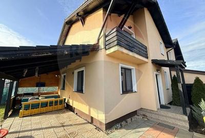 Casă cu 4 camere cu Teren 290 Mp în Sânpetru - 1