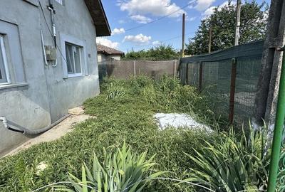 Casă cu 3 camere în Crivăț