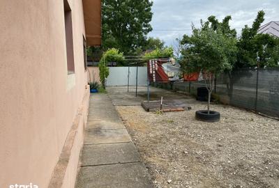 Casă cu 5 camere cu Teren 1000 Mp în Putineiu
