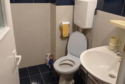 Apartament cu 4 camere decomandat în Nufărul