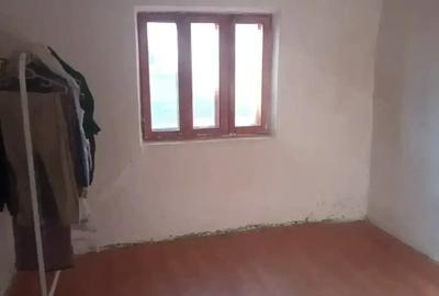 Casă cu 3 camere cu Teren 1300 Mp în Central - 3
