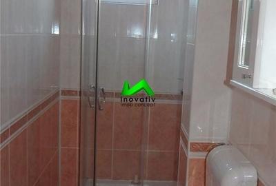 Apartament cu 3 camere decomandat în Sub Arini