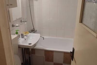 Garsonieră decomandată, mobilată în Baza 3 - 6
