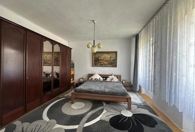 Casă cu 4 camere cu Teren 1000 Mp în Est