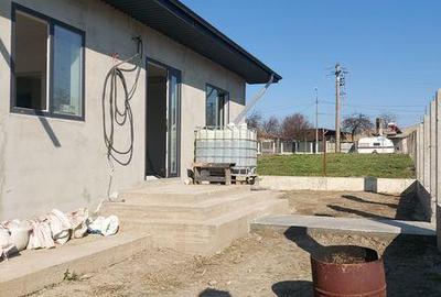 Casă cu 4 camere cu Teren 160 Mp în Central - 1
