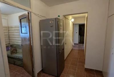 Apartament cu 3 camere decomandat în Ghencea