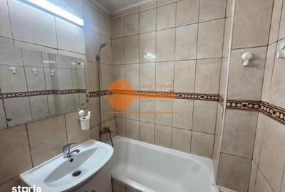 Garsonieră decomandată în Titan
