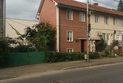 Casă cu 4 camere în Exterior Vest