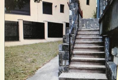 Casă cu 22 camere cu Canalizare în Poiana Țapului - 3