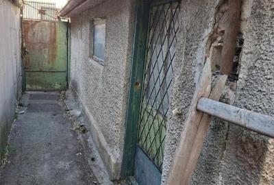 Casă individuală cu 1 camere cu Canalizare în Titulescu - 4