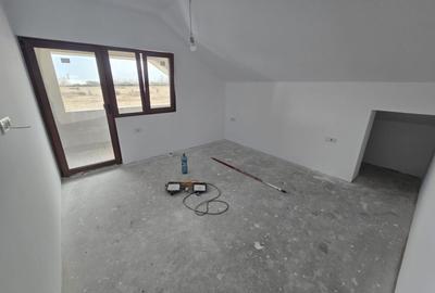 Duplex cu 4 camere cu Canalizare în Moșnița Nouă - 12