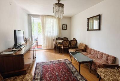 Apartament cu 3 camere semidecomandat în Titan
