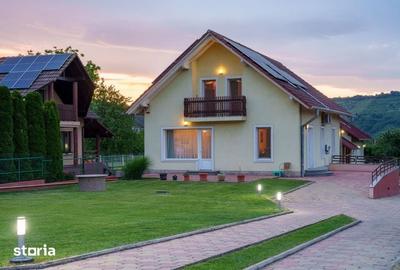 Casă cu 4 camere cu Teren 480 Mp în Central - 1