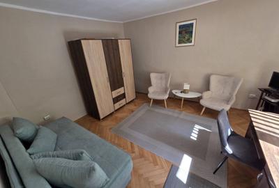 Garsonieră decomandată în Central