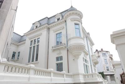 Casă individuală cu 21 camere cu Canalizare în Unirii - 1